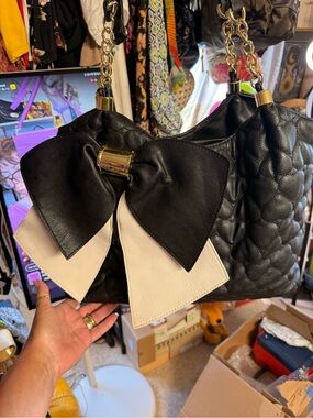Betsy JohnsonBlack Quilted Tote Bag with Bow Detail - Unbranded